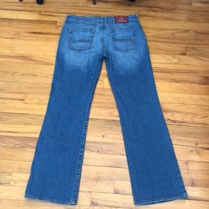 Lucky Brand midrise flare. Regular length. Size 31